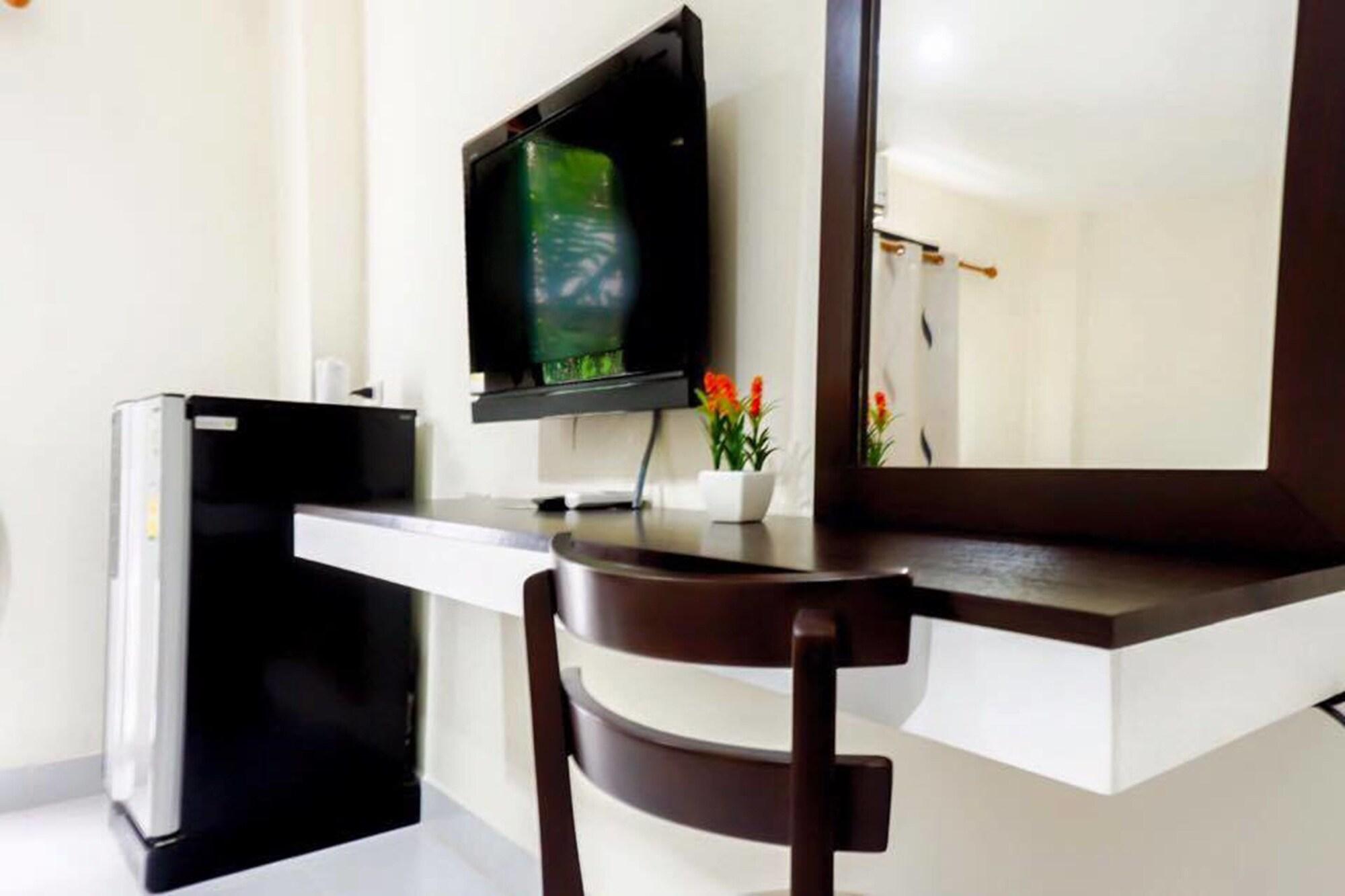 Star 3 Hotel And Residence Rayong Bagian luar foto