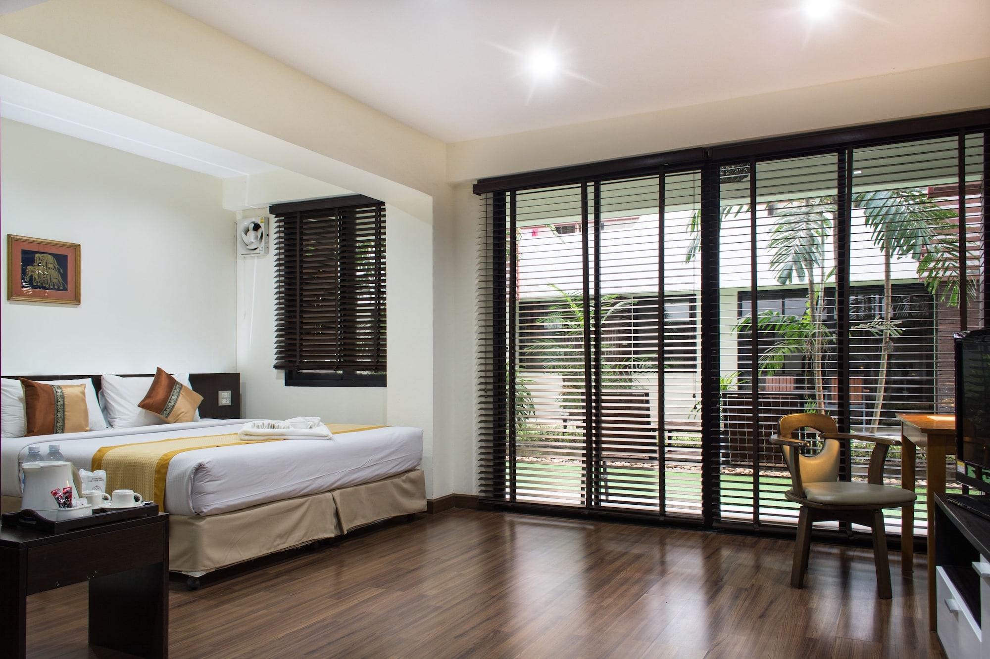 Star 3 Hotel And Residence Rayong Bagian luar foto