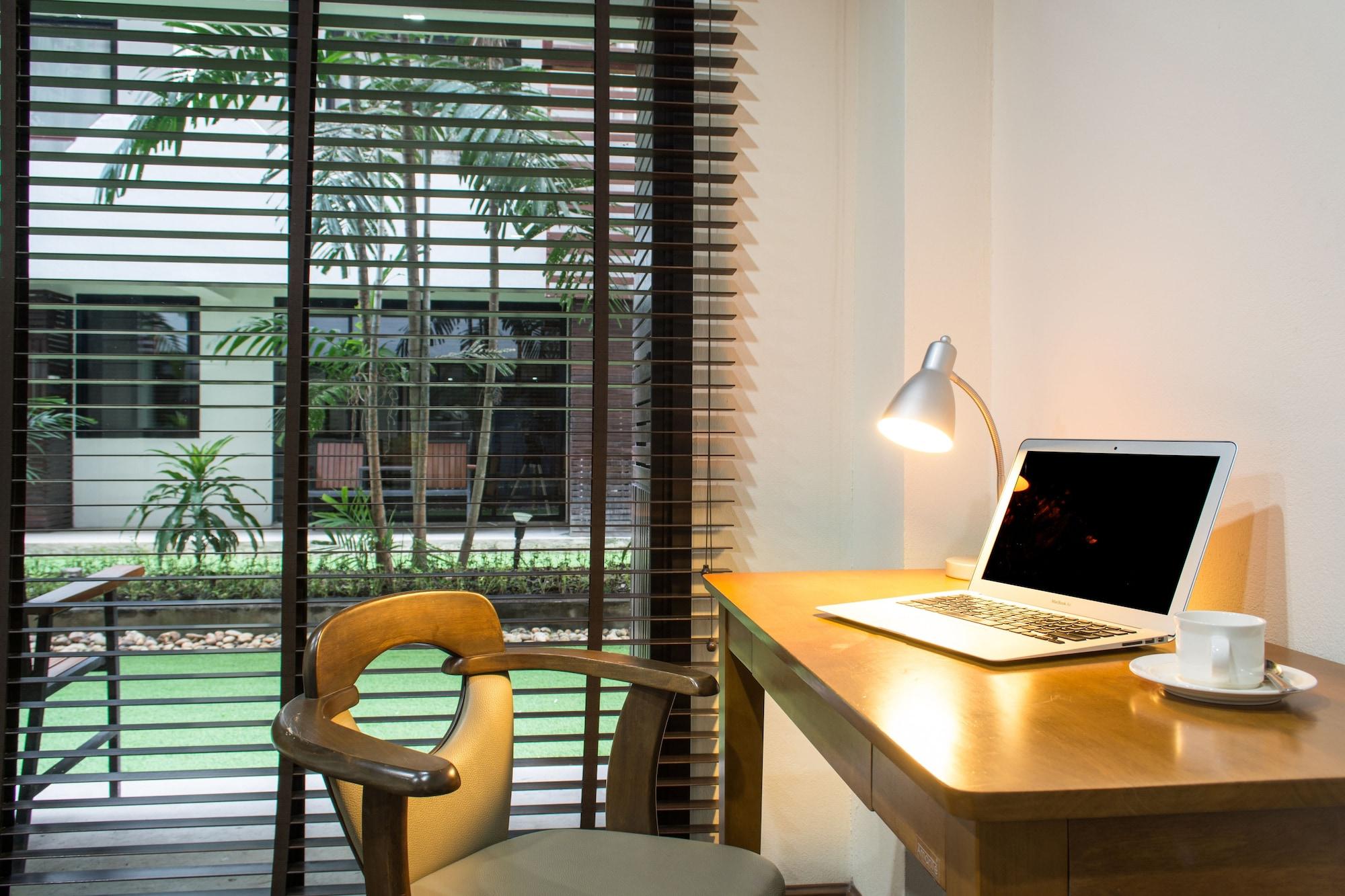 Star 3 Hotel And Residence Rayong Bagian luar foto