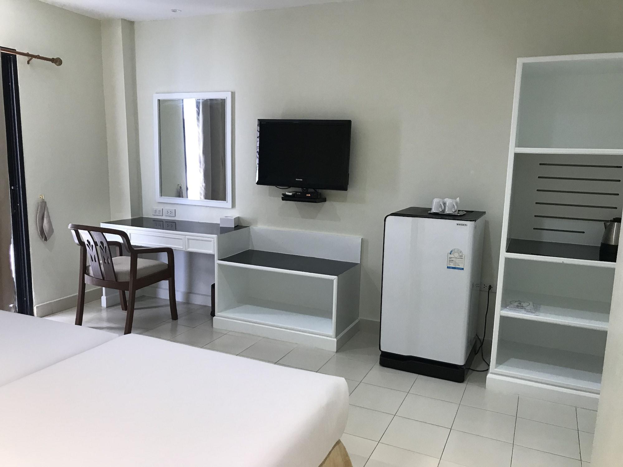 Star 3 Hotel And Residence Rayong Bagian luar foto