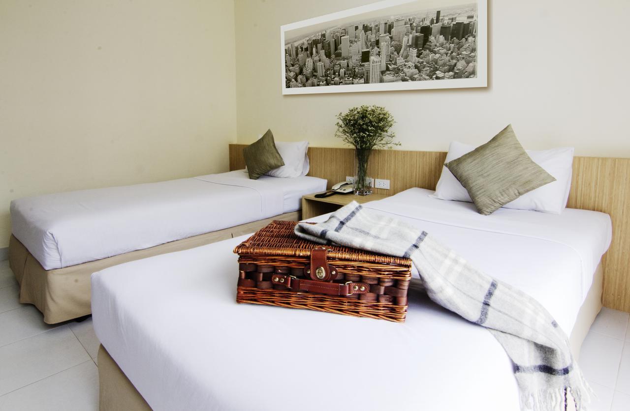 Star 3 Hotel And Residence Rayong Bagian luar foto