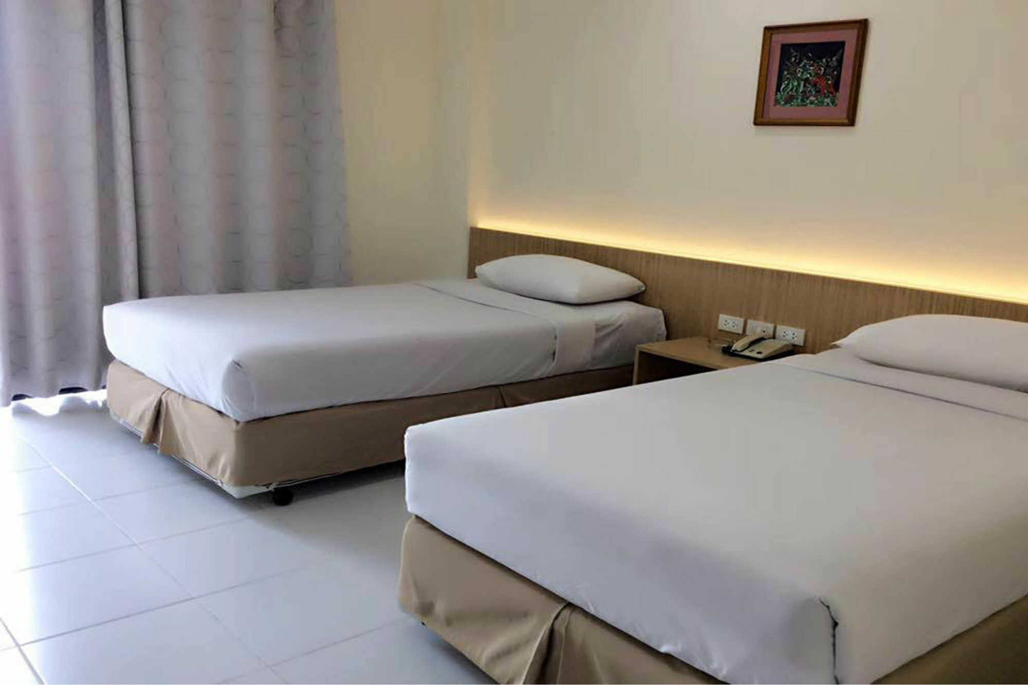 Star 3 Hotel And Residence Rayong Bagian luar foto