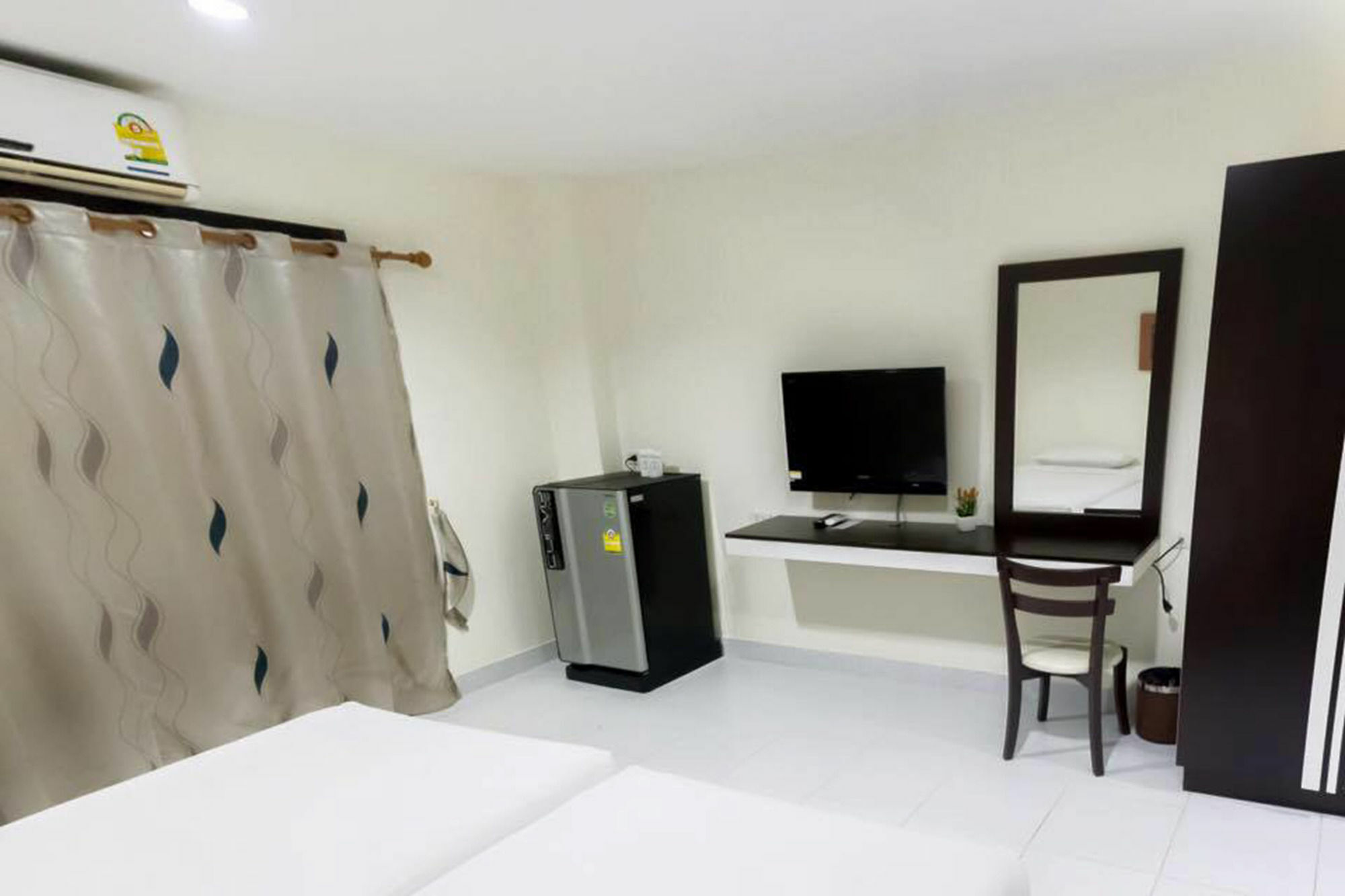 Star 3 Hotel And Residence Rayong Bagian luar foto