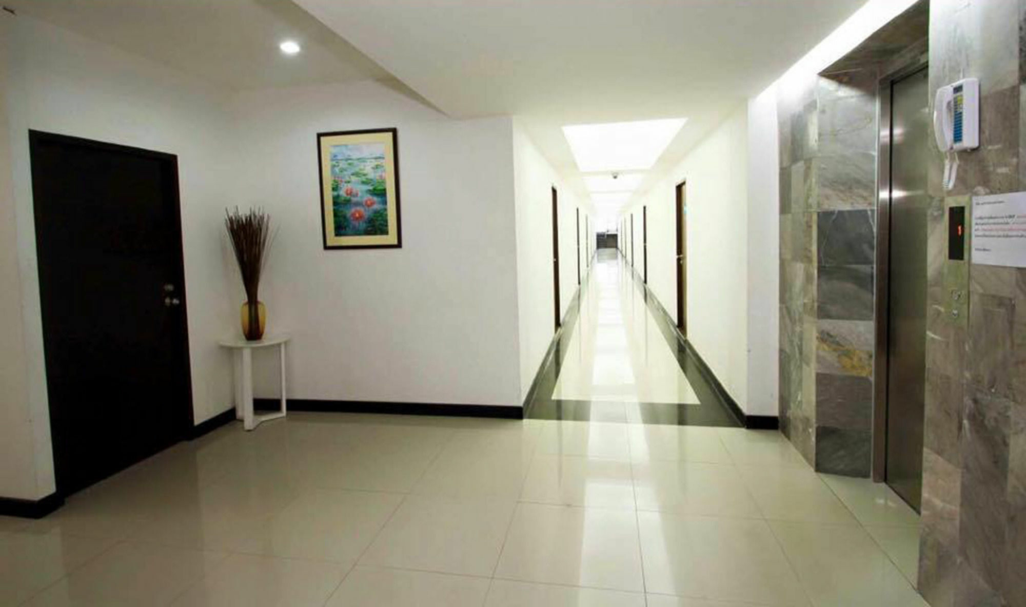 Star 3 Hotel And Residence Rayong Bagian luar foto